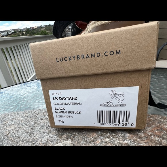🍀 Lucky Brand Daytah2 Black Mumbai Nubuck Leather Ankle Tie Sandals Size 7M - Picture 9 of 9